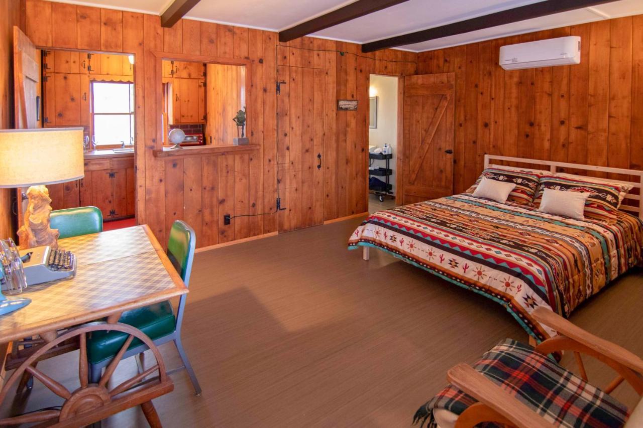 Ranch House Motel