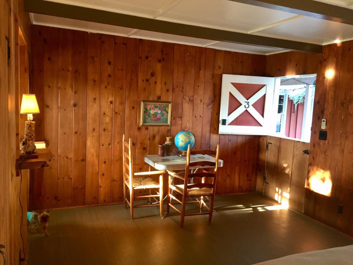 Ranch House Motel 2*